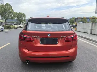 BMW 2 Series Touring 2016 218i Sports Design Suit interior photo 7 BMW 2 Series Touring 2016 218i Sports Design Suit interior photo 7