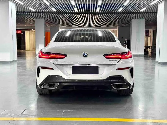BMW 8 Series 2021 Mise à jour 840i xDrive Coupé à quatre portes M Ensemble de sport intérieur photo 8 BMW 8 Series 2021 Mise à jour 840i xDrive Coupé à quatre portes M Ensemble de sport intérieur photo 8