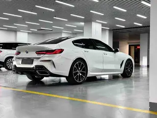 BMW 8 Series 2021 Mise à jour 840i xDrive Coupé à quatre portes M Ensemble de sport intérieur photo 9 BMW 8 Series 2021 Mise à jour 840i xDrive Coupé à quatre portes M Ensemble de sport intérieur photo 9