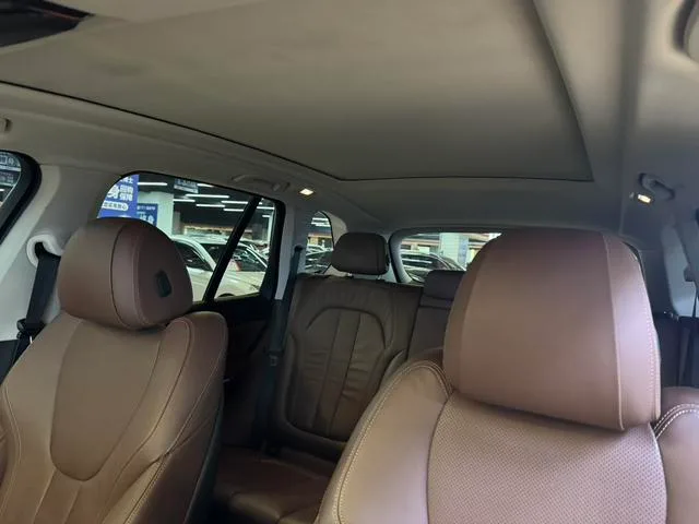 BMW X5 2019 xDrive40i M Ensemble de sport extérieur photo 9