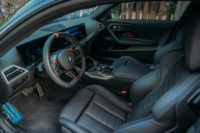 BMW M2 2024 M2 Coupé intérieur photo 12