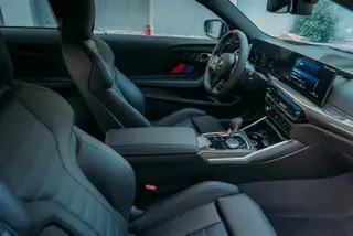 BMW M2 2024 M2 Coupé intérieur photo 15