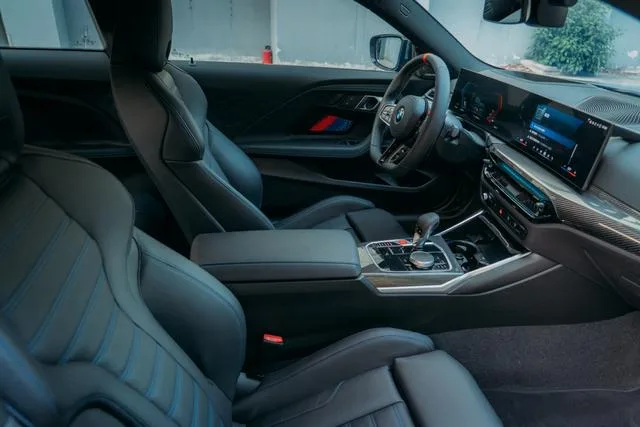 BMW M2 2024 M2 Coupé intérieur photo 15