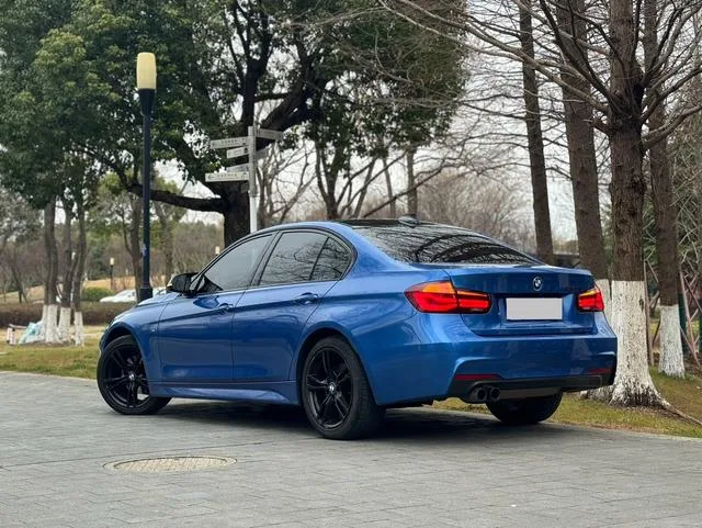 BMW 3 Series 2019 320i M Спортивные ночные издания экстерьер фото 4 BMW 3 Series 2019 320i M Спортивные ночные издания экстерьер фото 4