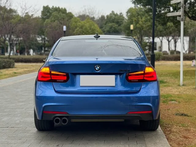 BMW 3 Series 2019 320i M Спортивные ночные издания экстерьер фото 5 BMW 3 Series 2019 320i M Спортивные ночные издания экстерьер фото 5