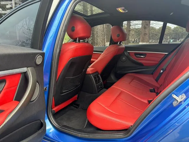 BMW 3 Series 2019 320i M Спортивные ночные издания интерьер фото 9 BMW 3 Series 2019 320i M Спортивные ночные издания интерьер фото 9