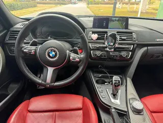 BMW 3 Series 2019 320i M Спортивные ночные издания интерьер фото 10 BMW 3 Series 2019 320i M Спортивные ночные издания интерьер фото 10