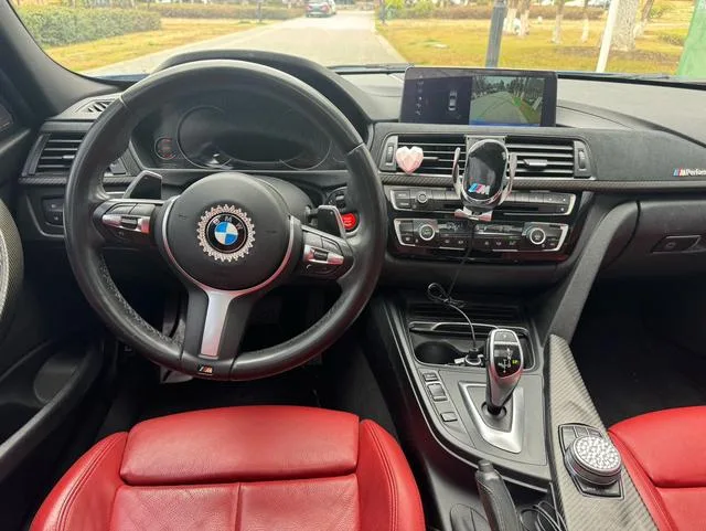 BMW 3 Series 2019 320i M Спортивные ночные издания интерьер фото 10 BMW 3 Series 2019 320i M Спортивные ночные издания интерьер фото 10