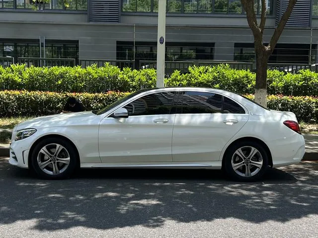 Mercedes-Benz C-Class 2021 C 260 L Sports version 4MATIC exterior photo 3 Mercedes-Benz C-Class 2021 C 260 L Sports version 4MATIC exterior photo 3