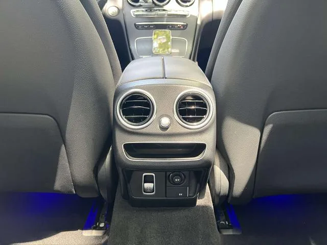 Mercedes-Benz C-Class 2021 C 260 L Sports version 4MATIC interior photo 20 Mercedes-Benz C-Class 2021 C 260 L Sports version 4MATIC interior photo 20