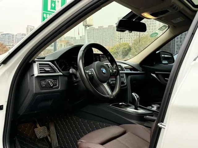 BMW 3 Series 2019 320Li M Sports suit exterior photo 3 BMW 3 Series 2019 320Li M Sports suit exterior photo 3
