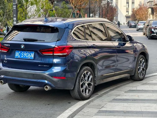 BMW X1 2021 sDrive25Li Leading Type interior photo 10