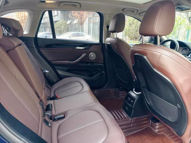 BMW X1 2021 sDrive25Li Leading Type interior photo 13
