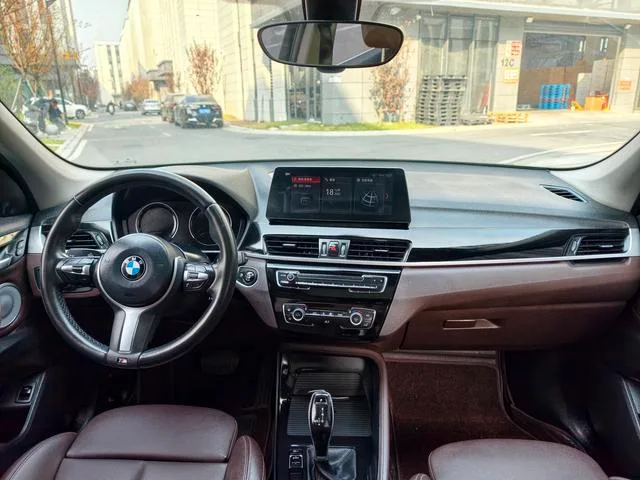 BMW X1 2021 sDrive25Li Leading Type interior photo 14
