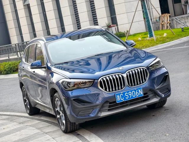 BMW X1 2021 sDrive25Li Leading Type interior photo 17