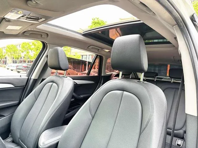 BMW X1 2019 sDrive18Li Fashionable interior photo 14