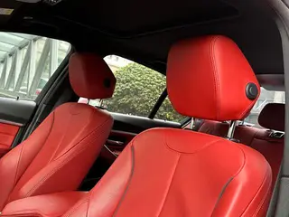 BMW 3 Series 2019 320i M Sports Obsidian Night Edition interior photo 12 BMW 3 Series 2019 320i M Sports Obsidian Night Edition interior photo 12