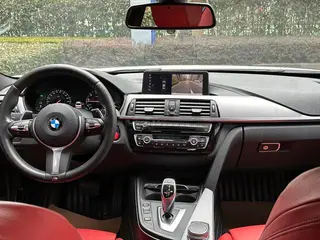 BMW 3 Series 2019 320i M Sports Obsidian Night Edition interior photo 14 BMW 3 Series 2019 320i M Sports Obsidian Night Edition interior photo 14