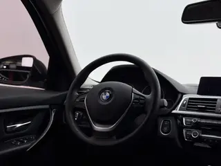 BMW 3 Series 2019 320Li Style tendance intérieur photo 8 BMW 3 Series 2019 320Li Style tendance intérieur photo 8