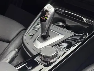 BMW 3 Series 2019 320Li Style tendance intérieur photo 9 BMW 3 Series 2019 320Li Style tendance intérieur photo 9
