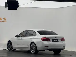 BMW 3 Series 2019 320Li Style tendance intérieur photo 10 BMW 3 Series 2019 320Li Style tendance intérieur photo 10