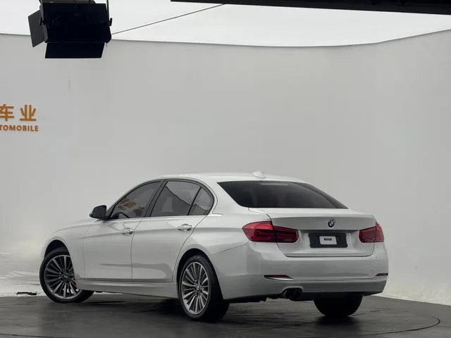 BMW 3 Series 2019 320Li Style tendance intérieur photo 10 BMW 3 Series 2019 320Li Style tendance intérieur photo 10