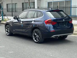 BMW X1 (Imported) 2010 xDrive28i interior photo 8