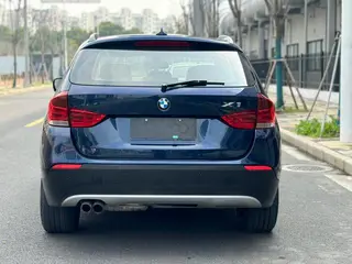 BMW X1 (Imported) 2010 xDrive28i interior photo 9