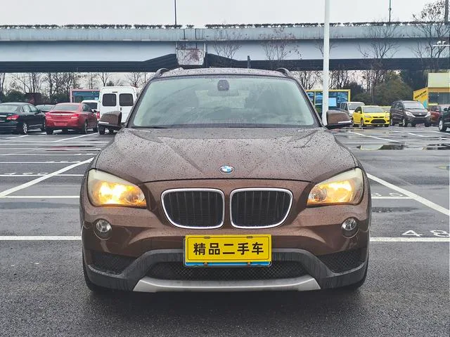BMW X1 2013 sDrive18i Fashionable exterior photo 2