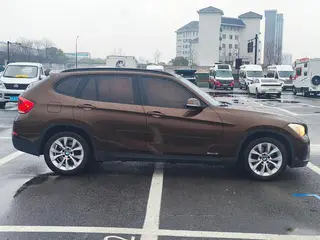 BMW X1 2013 sDrive18i Fashionable exterior photo 4