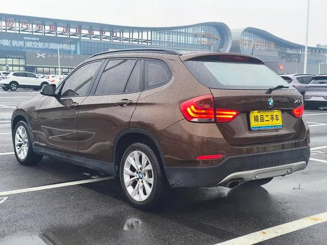 BMW X1 2013 sDrive18i Fashionable exterior photo 8
