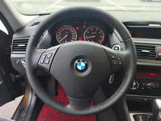 BMW X1 2013 sDrive18i Fashionable interior photo 15