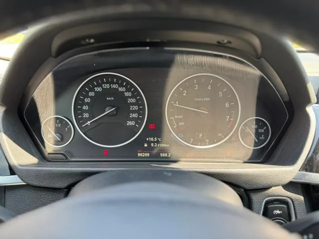 BMW 3 Series 2018 318i exterior foto 8