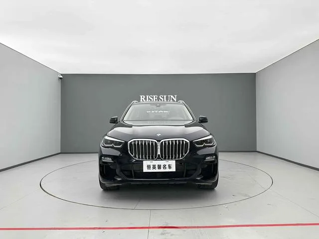 BMW X5 2021 xDrive30i M Sports suit exterior photo 2