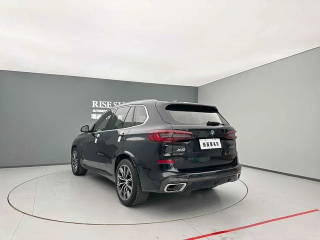 BMW X5 2021 xDrive30i M Sports suit interior photo 9