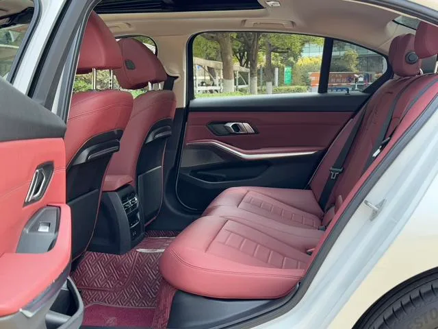 BMW 3 Series 2021 325Li M Sports suit interior photo 12