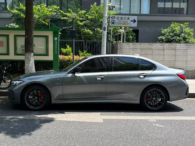 BMW 3 Series 2025 330Li Premium Class M Sports Night Suit exterior photo 3 BMW 3 Series 2025 330Li Premium Class M Sports Night Suit exterior photo 3