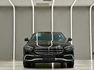 Mercedes-Benz E-Class 2022 E 300 L De lujo Coche exterior foto 2 Mercedes-Benz E-Class 2022 E 300 L De lujo Coche exterior foto 2