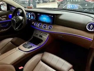 Mercedes-Benz E-Class 2022 E 300 L De lujo Coche interior foto 8 Mercedes-Benz E-Class 2022 E 300 L De lujo Coche interior foto 8