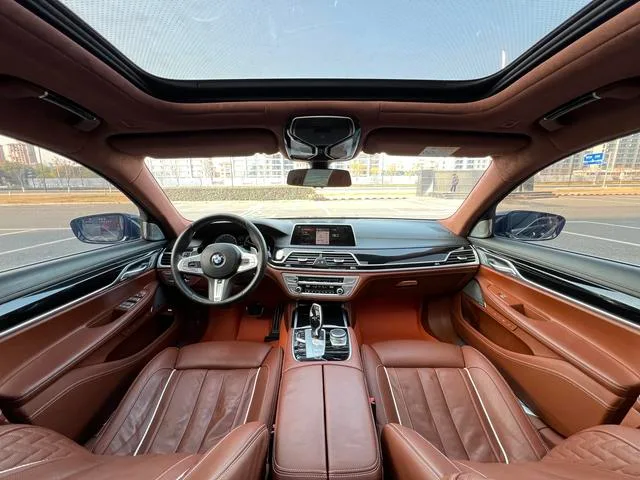 BMW 7 Series 2018 740Li xDrive Premium Class M Sports suit exterior photo 7