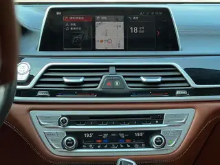 BMW 7 Series 2018 740Li xDrive Premium Class M Sports suit interior photo 13