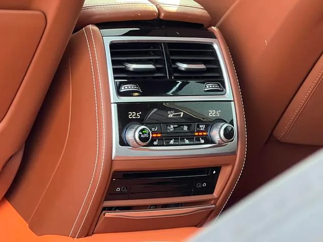 BMW 7 Series 2018 740Li xDrive Premium Class M Sports suit interior photo 17