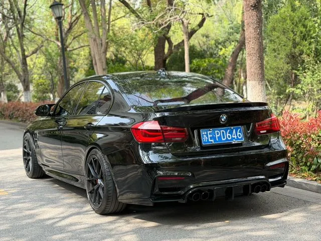 BMW 3 Series 2018 320i M Sports Obsidian Night Edition exterior photo 6