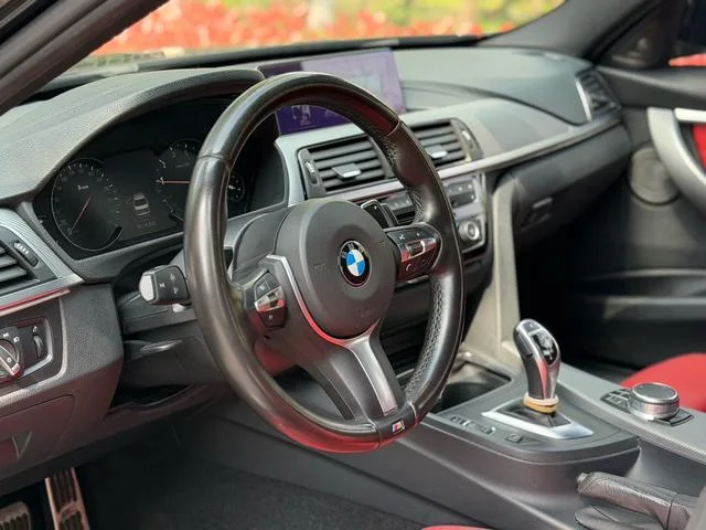 BMW 3 Series 2018 320i M Sports Obsidian Night Edition exterior photo 10