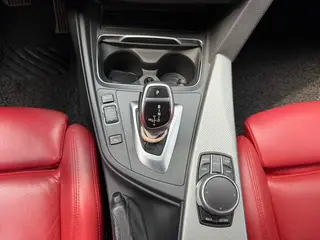 BMW 3 Series 2018 320i M Sports Obsidian Night Edition interior photo 15