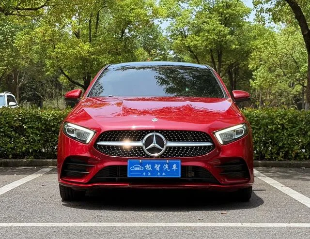 Mercedes-Benz A-Class 2022 Segundo cambio A 200 L Edición de moda de coche deportivo exterior foto 2