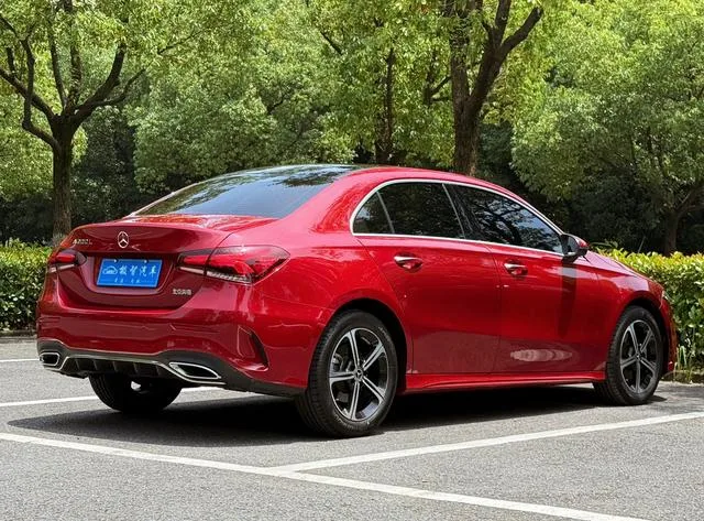 Mercedes-Benz A-Class 2022 Segundo cambio A 200 L Edición de moda de coche deportivo exterior foto 5