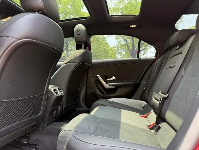 Mercedes-Benz A-Class 2022 Segundo cambio A 200 L Edición de moda de coche deportivo interior foto 11