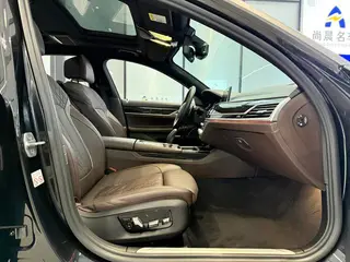 BMW 7 Series 2018 740Li Лидирующий M Спортивный костюм экстерьер фото 8
