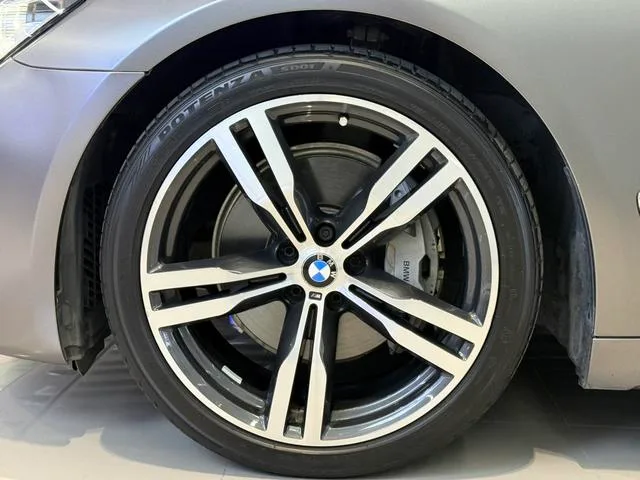 BMW 7 Series 2018 740Li Лидирующий M Спортивный костюм интерьер фото 18